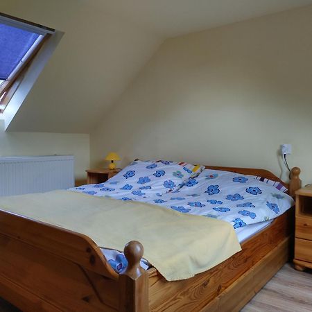 Eva Vendeghaz Villa Tata Ngoại thất bức ảnh