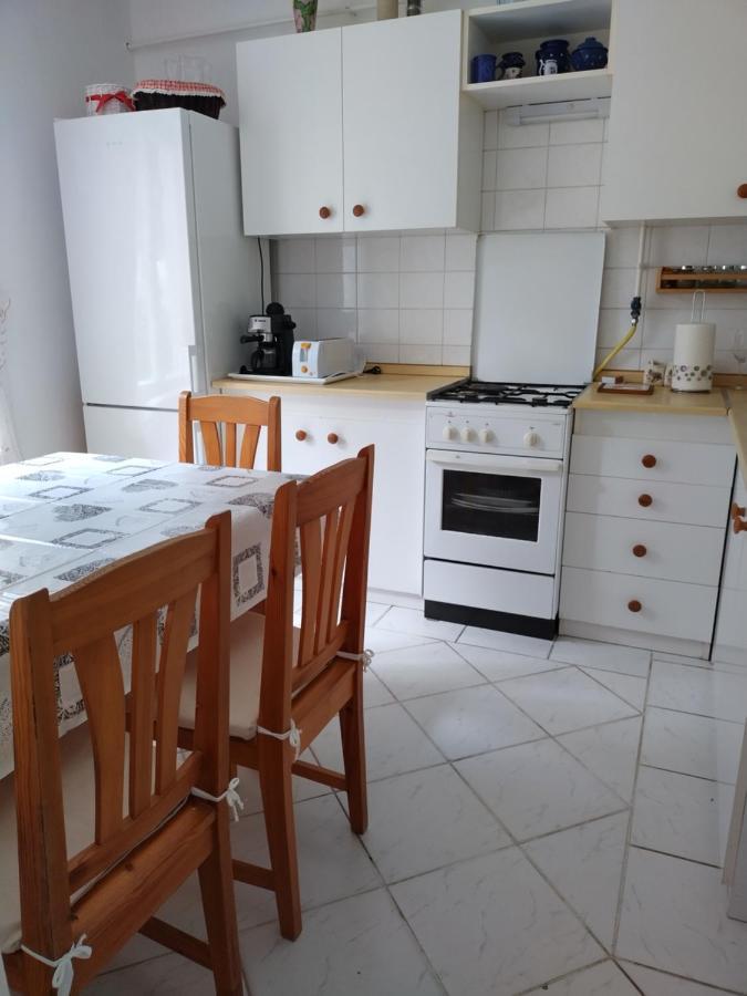 Eva Vendeghaz Villa Tata Ngoại thất bức ảnh