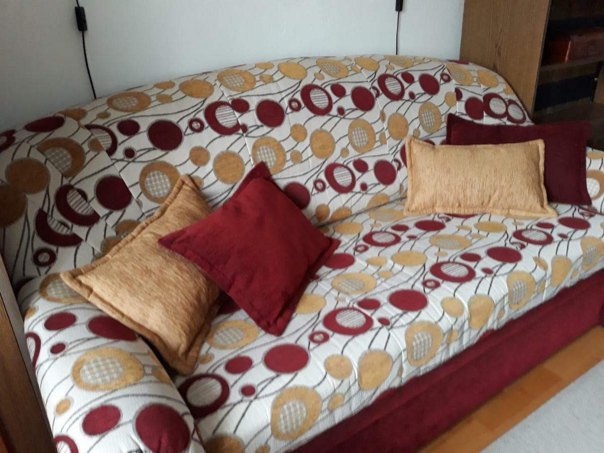 Eva Vendeghaz Villa Tata Ngoại thất bức ảnh